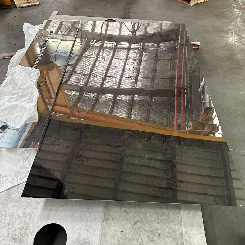 304不銹鋼鏡面板應(yīng)用在那些地方？